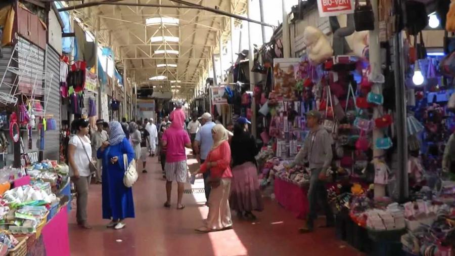 إعادة فتح سوق الأحد بعد انخفاظ عدد الإصابات بكورونا